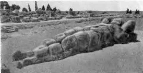 Акрагант. Храм Зевса, начат в 510 г., в основном строился после 480 г. до н. э. фигура атланта