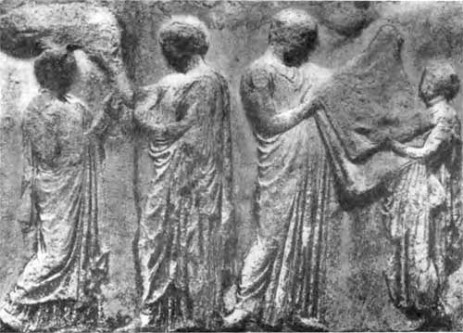 Афины. Парфенон. Фрагмент панафинейского фриза с центральной части восточной стороны целлы - передача пеплоса