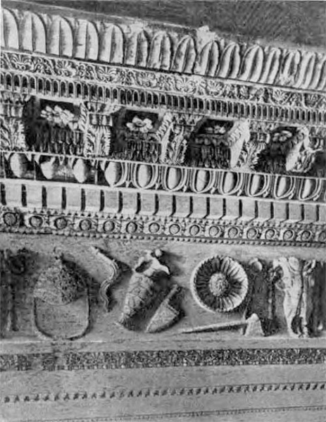 Римский форум. Храм Веспасиана, 79 г. н. э. Карниз